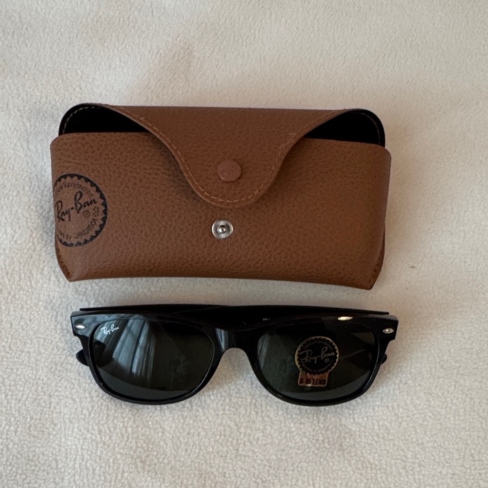Ray-Ban Black Sunglasses with Tan Case